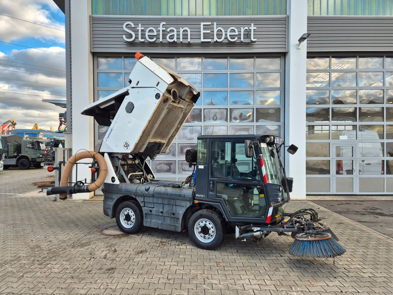 Schmidt Swingo Compact 200+ Klima - Autočistilica: slika 1 Schmidt Swingo Compact 200+ Klima - Autočistilica: slika 1