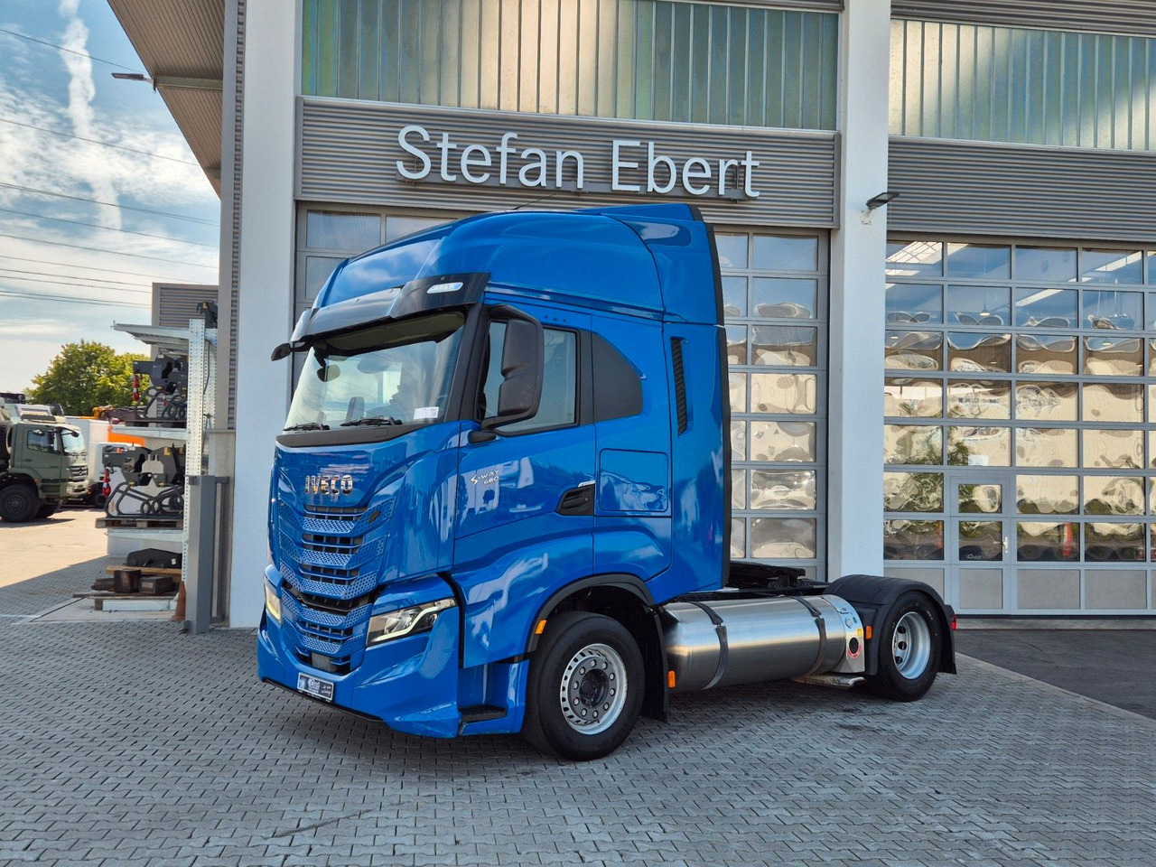 Iveco S-Way AS440S46/P NG LNG Standklima Intarder - Tegljač: slika 2 Iveco S-Way AS440S46/P NG LNG Standklima Intarder - Tegljač: slika 2