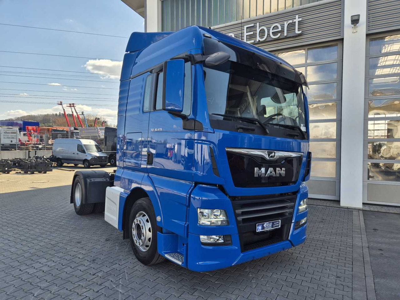 MAN TGX 18.470 4x2 LLS Fahrschule 5 Sitze Intarder - Tegljač: slika 2 MAN TGX 18.470 4x2 LLS Fahrschule 5 Sitze Intarder - Tegljač: slika 2