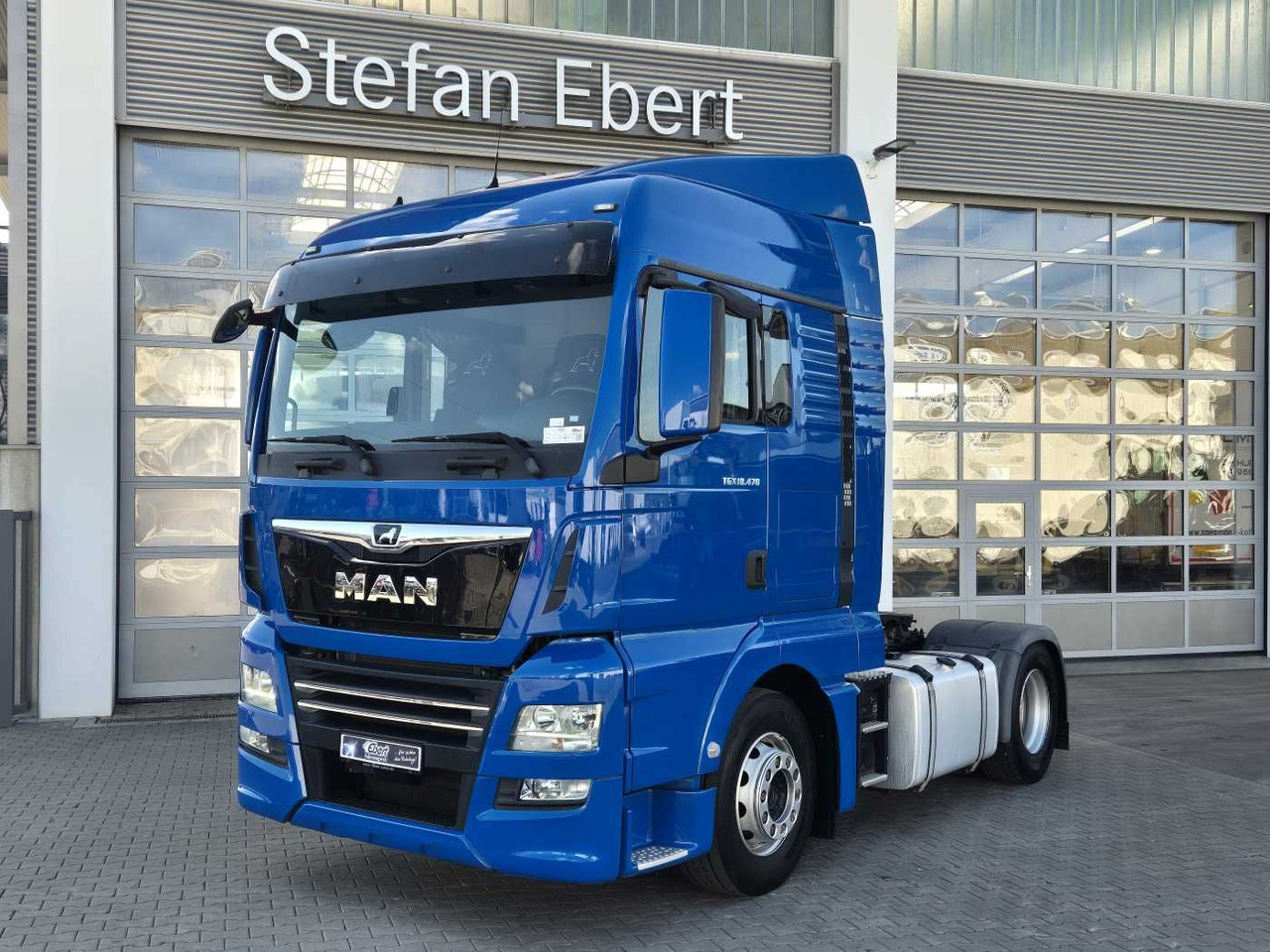 MAN TGX 18.470 4x2 LLS Fahrschule 5 Sitze Intarder - Tegljač: slika 1 MAN TGX 18.470 4x2 LLS Fahrschule 5 Sitze Intarder - Tegljač: slika 1