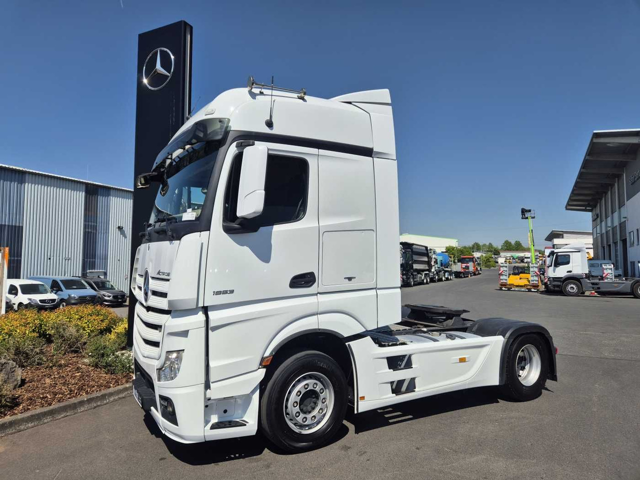 Mercedes-Benz Actros 1853 LS BigSpace Retarder Standklima HPEB - Tegljač: slika 4 Mercedes-Benz Actros 1853 LS BigSpace Retarder Standklima HPEB - Tegljač: slika 4