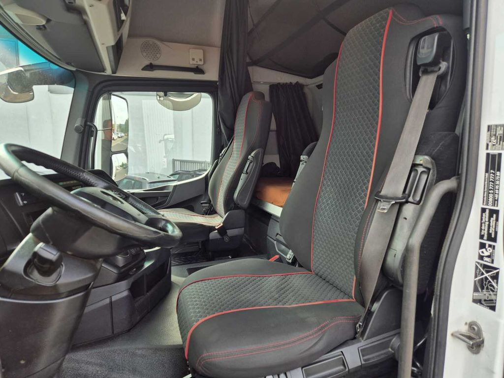 Interior photo 1: Tegljač Mercedes-Benz Arocs 1845 LS 4x4 HAD Retarder Hydraulik Navi Mercedes-Benz Arocs 1845 LS 4x4 HAD Retarder Hydraulik Navi