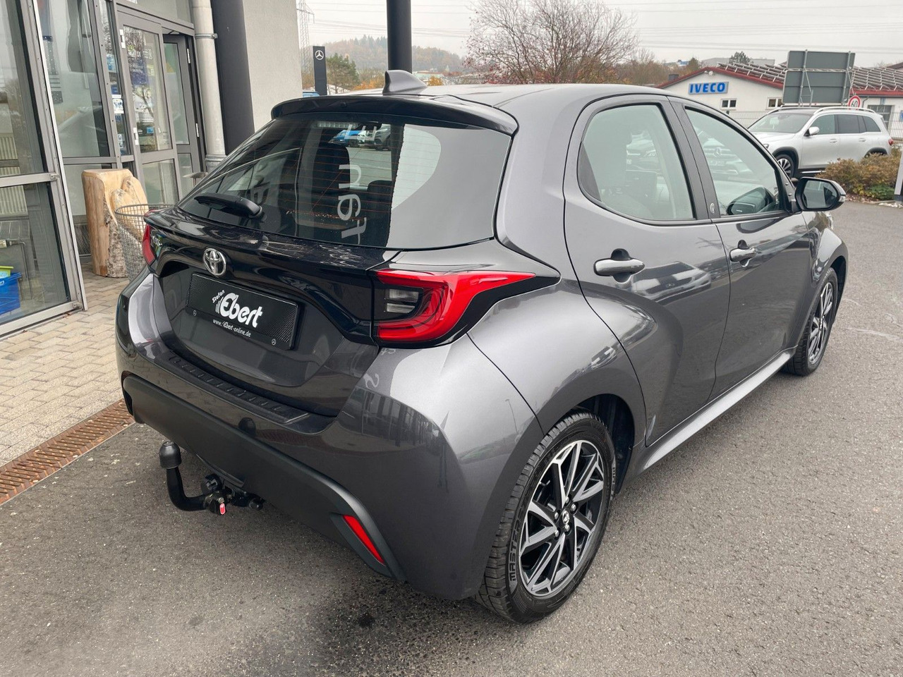 Toyota Yaris 1.5 VVT-iE Aut. Team D AHK+R-Kamera+SHZ - Automobil: slika 5 Toyota Yaris 1.5 VVT-iE Aut. Team D AHK+R-Kamera+SHZ - Automobil: slika 5