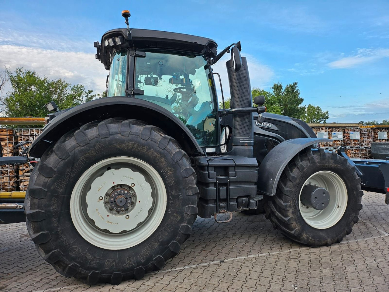 Valtra S374 / nur: 1.980h! / 06.2017 / Holzhacker - Strugač za drvo: slika 2 Valtra S374 / nur: 1.980h! / 06.2017 / Holzhacker - Strugač za drvo: slika 2