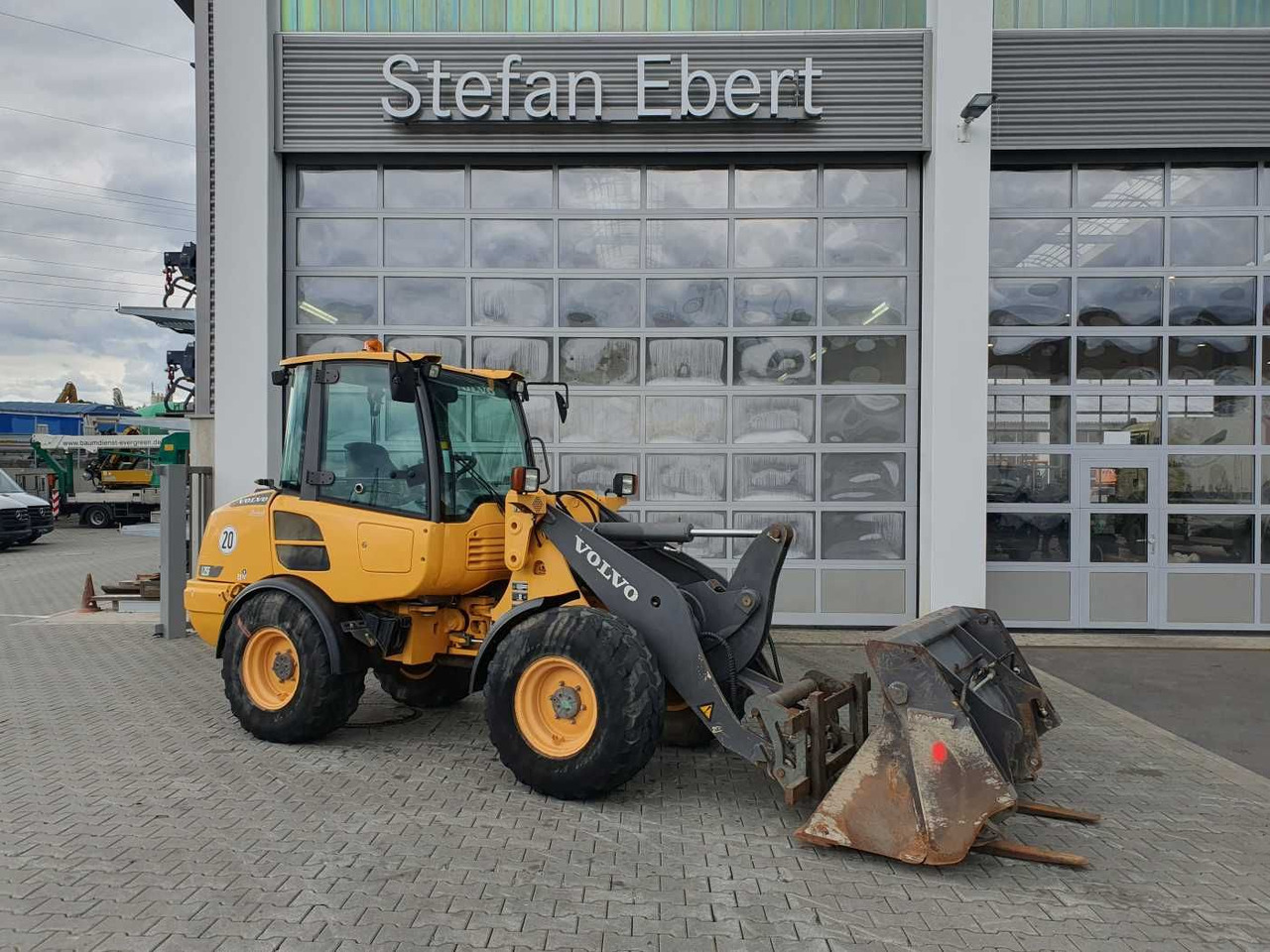 Volvo L25F / Klappschaufel (4in1) + Gabel / 3.258h - Utovarivač točkaš: slika 1 Volvo L25F / Klappschaufel (4in1) + Gabel / 3.258h - Utovarivač točkaš: slika 1