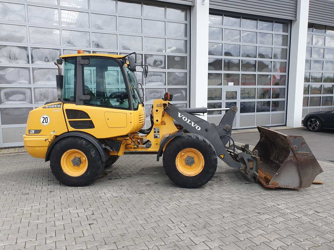 Volvo L25F / Klappschaufel (4in1) + Gabel / 3.401h - Utovarivač točkaš: slika 3 Volvo L25F / Klappschaufel (4in1) + Gabel / 3.401h - Utovarivač točkaš: slika 3