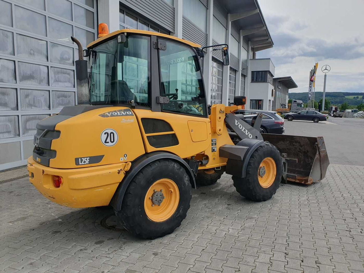 Volvo L25F / Klappschaufel (4in1) + Gabel / 3.401h - Utovarivač točkaš: slika 4 Volvo L25F / Klappschaufel (4in1) + Gabel / 3.401h - Utovarivač točkaš: slika 4