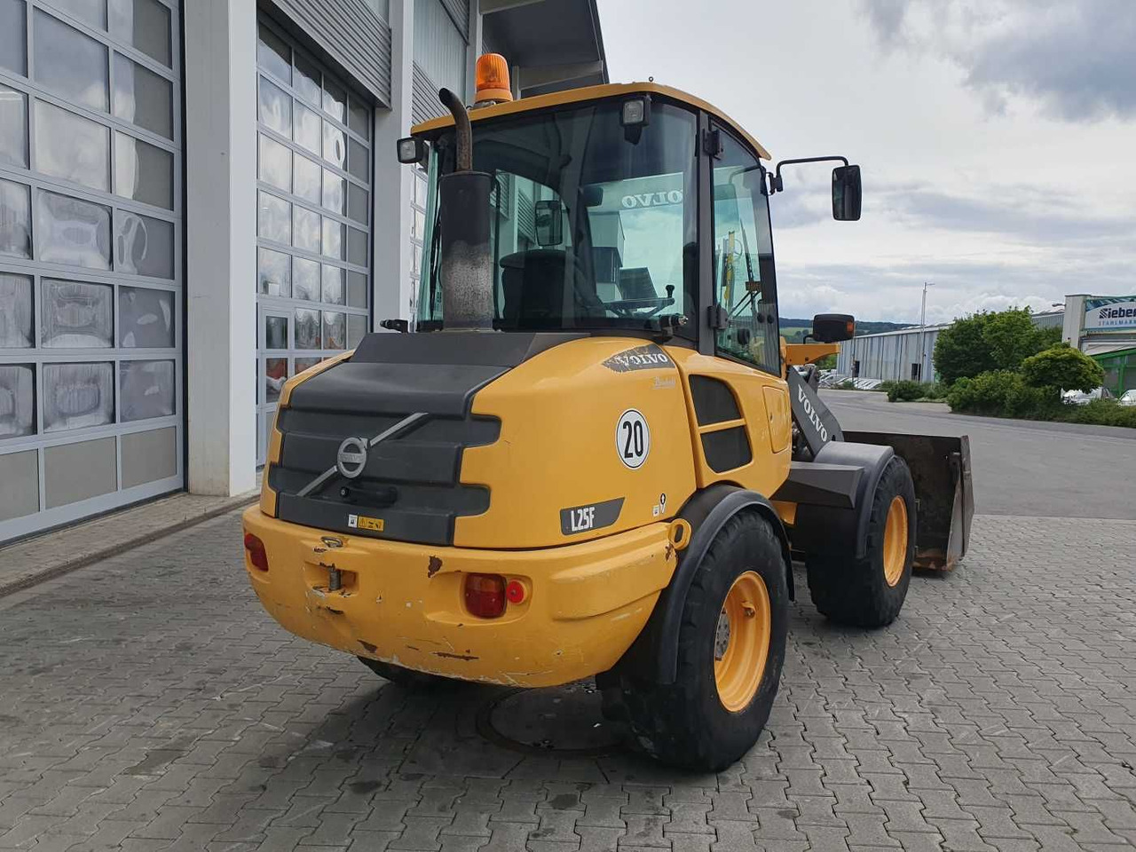 Volvo L25F / Klappschaufel (4in1) + Gabel / 3.401h - Utovarivač točkaš: slika 5 Volvo L25F / Klappschaufel (4in1) + Gabel / 3.401h - Utovarivač točkaš: slika 5