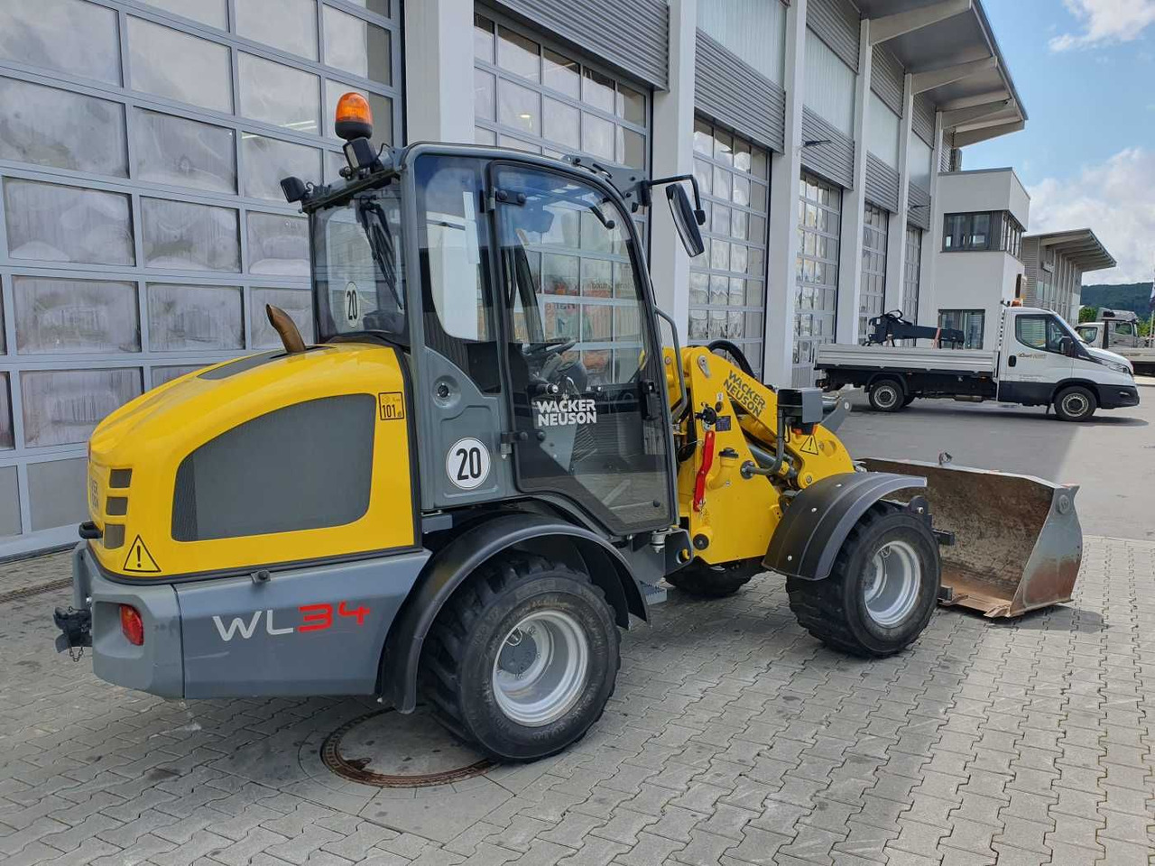 Wacker WL34 (RL40) / Schaufel + Gabel / nur 743h / 62PS - Utovarivač točkaš: slika 4 Wacker WL34 (RL40) / Schaufel + Gabel / nur 743h / 62PS - Utovarivač točkaš: slika 4
