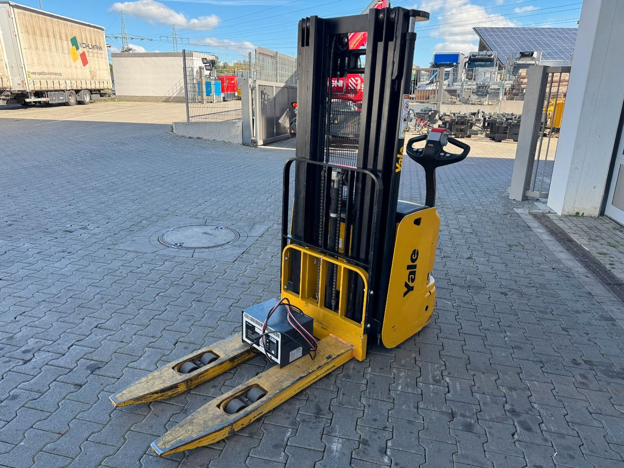 Yale MS 12 AC / Triplex: 4m! / nur 180h! / 2014 - Slagač: slika 5 Yale MS 12 AC / Triplex: 4m! / nur 180h! / 2014 - Slagač: slika 5