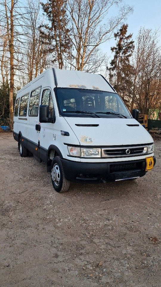 Iveco Daily 3.0 lit. Motor - Minibus, Putnički kombi: slika 2 Iveco Daily 3.0 lit. Motor - Minibus, Putnički kombi: slika 2