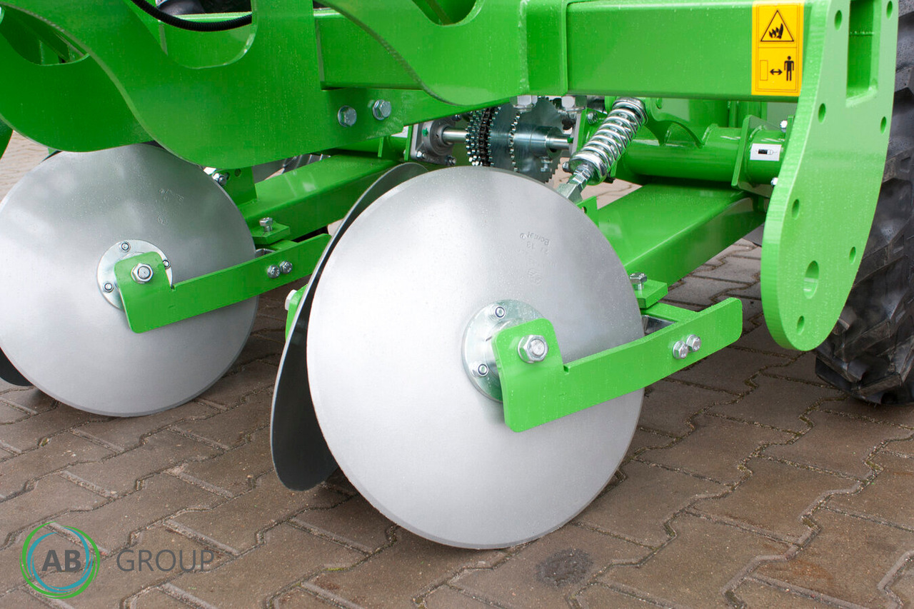Bomet Gemini S339 two-row potato planter (inter-row width: 67.5 - 80 cm) - Sadilica za krompir: slika 5 Bomet Gemini S339 two-row potato planter (inter-row width: 67.5 - 80 cm) - Sadilica za krompir: slika 5