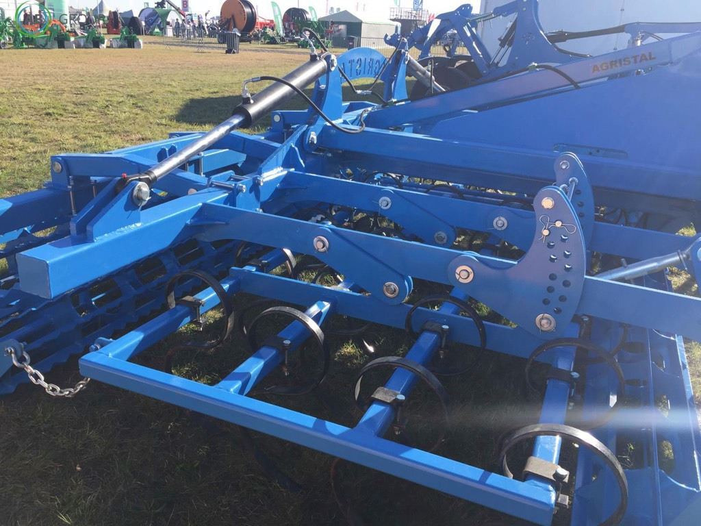 Hydraulically folding seedbed cultivator 4,2 m Agristal AU - Kultivator: slika 4 Hydraulically folding seedbed cultivator 4,2 m Agristal AU - Kultivator: slika 4