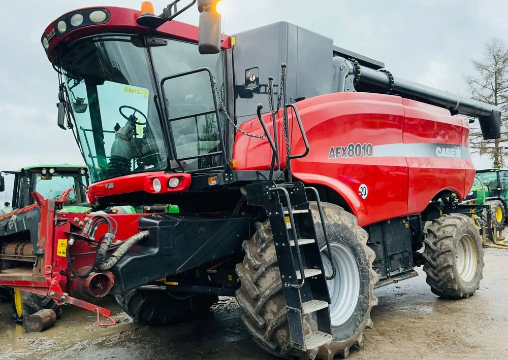 Case IH AFH 8010 - Kombinovani kombajn: slika 2 Case IH AFH 8010 - Kombinovani kombajn: slika 2