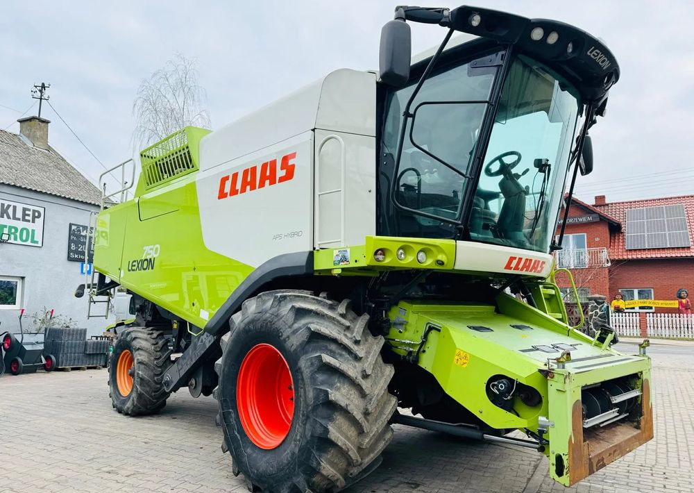 Claas LEXION 750 APS HYBRID - Kombinovani kombajn: slika 4 Claas LEXION 750 APS HYBRID - Kombinovani kombajn: slika 4