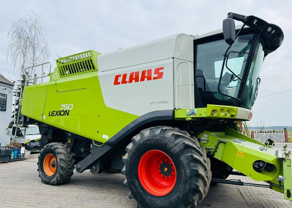 Claas LEXION 750 APS HYBRID - Kombinovani kombajn: slika 2 Claas LEXION 750 APS HYBRID - Kombinovani kombajn: slika 2
