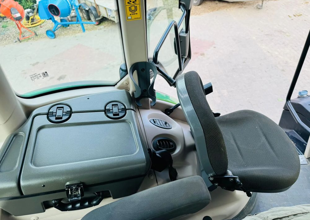 Fendt 828 Vario Profi Plus - Traktor: slika 3 Fendt 828 Vario Profi Plus - Traktor: slika 3