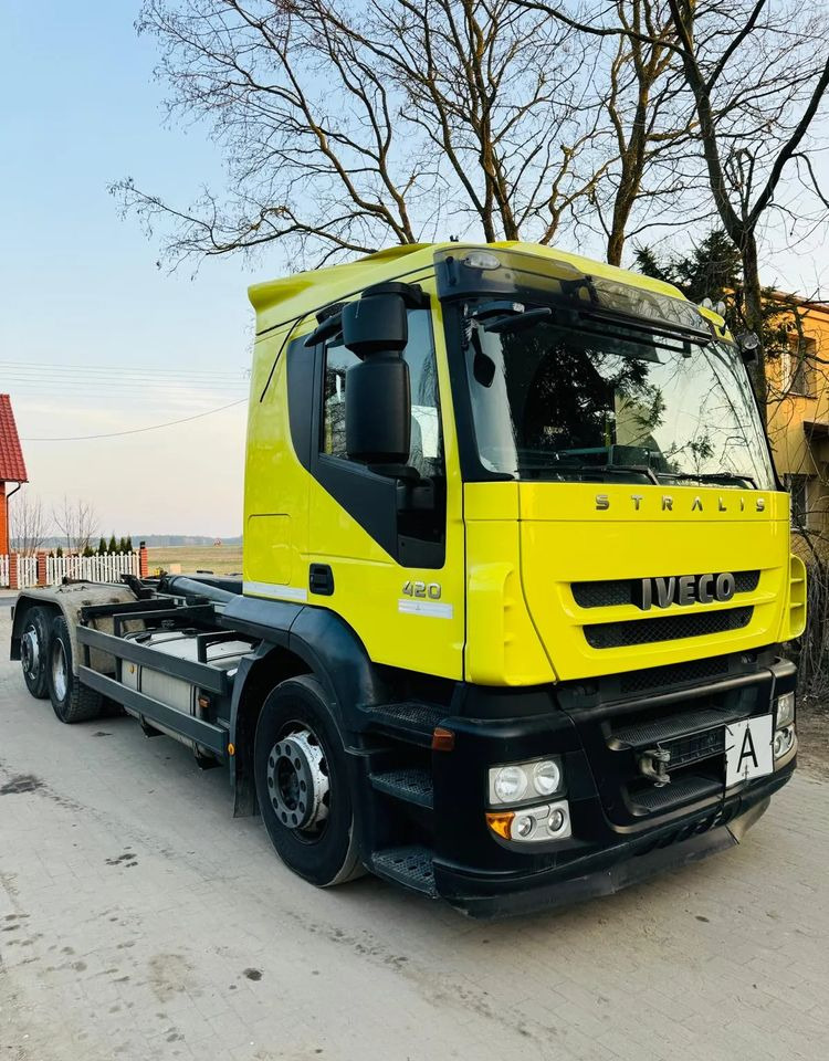 Kamion sa hidrauličnom kukom Iveco STRALIS: slika 13