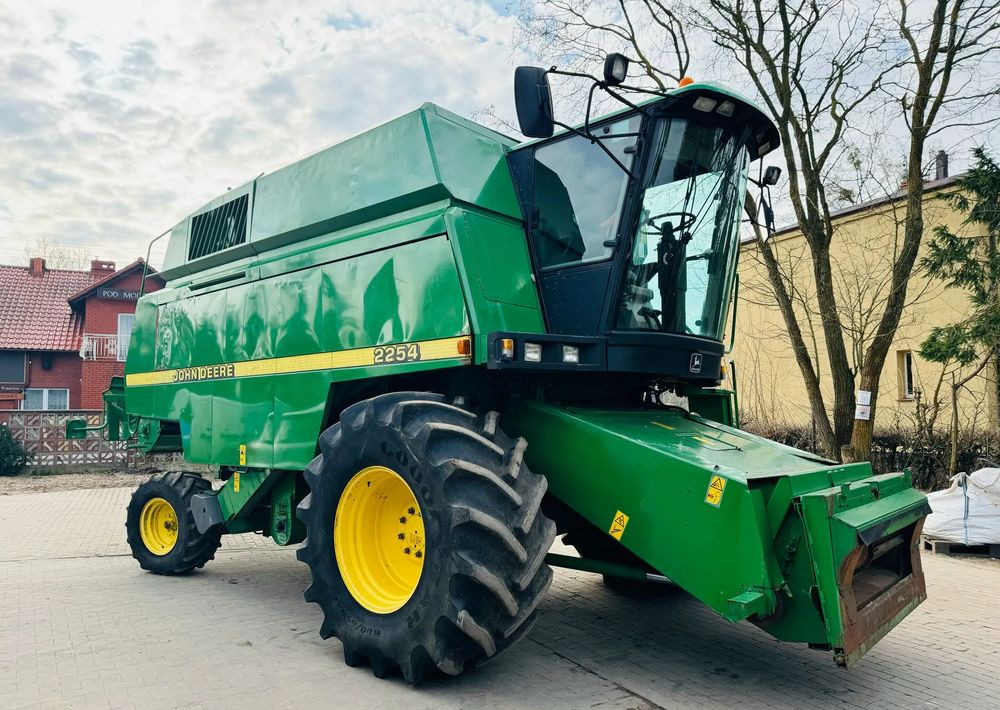 John Deere 2254 - Kombinovani kombajn: slika 2 John Deere 2254 - Kombinovani kombajn: slika 2