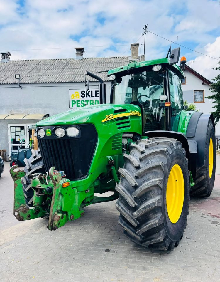Traktor John Deere 7920: slika 10 Traktor John Deere 7920: slika 10
