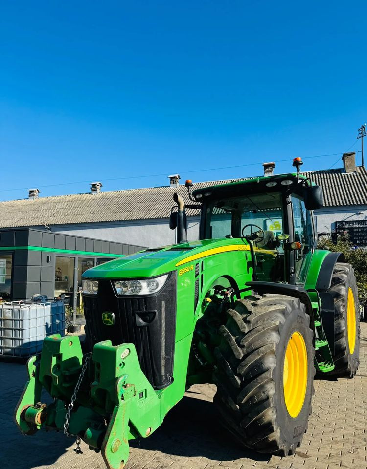 John Deere 8260R - Traktor: slika 4 John Deere 8260R - Traktor: slika 4