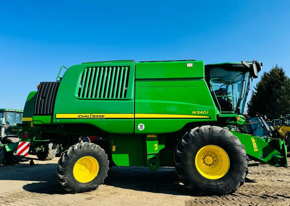 John Deere W540i - Kombinovani kombajn: slika 1 John Deere W540i - Kombinovani kombajn: slika 1
