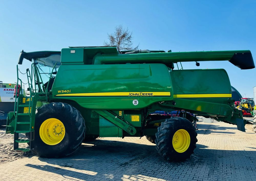 John Deere W540i - Kombinovani kombajn: slika 2 John Deere W540i - Kombinovani kombajn: slika 2