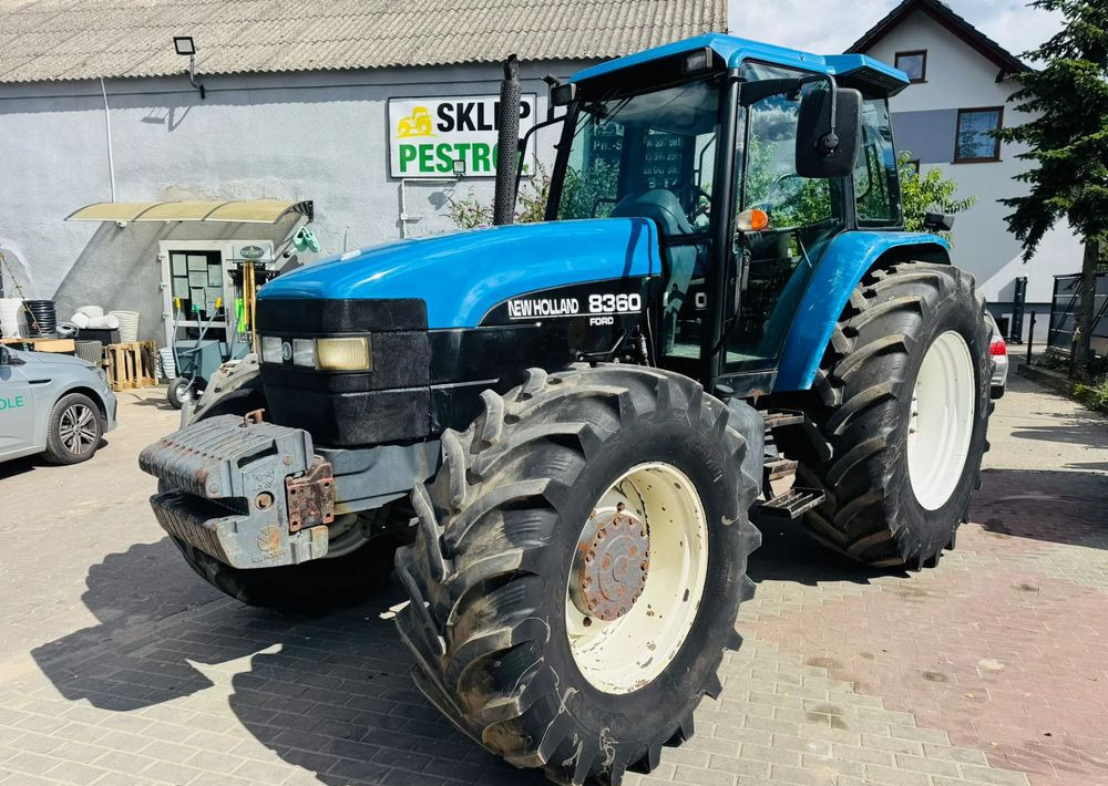 New Holland 8360 - Traktor: slika 1 New Holland 8360 - Traktor: slika 1