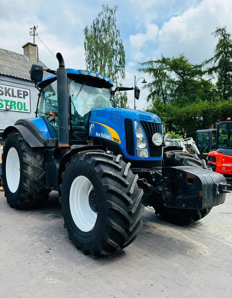 New Holland T8020 - Traktor: slika 4 New Holland T8020 - Traktor: slika 4
