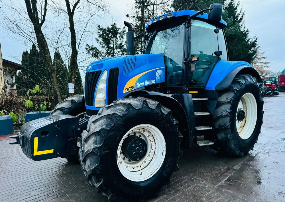 Traktor New Holland T8020: slika 10