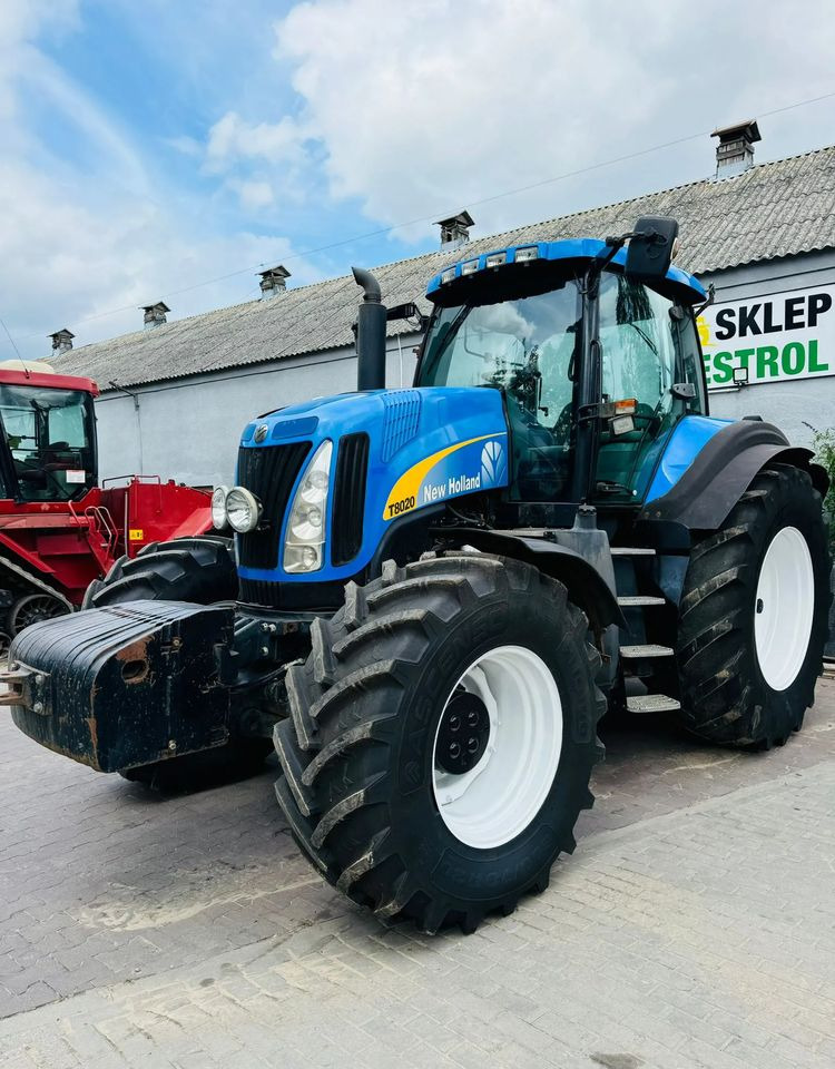 New Holland T8020 - Traktor: slika 1 New Holland T8020 - Traktor: slika 1