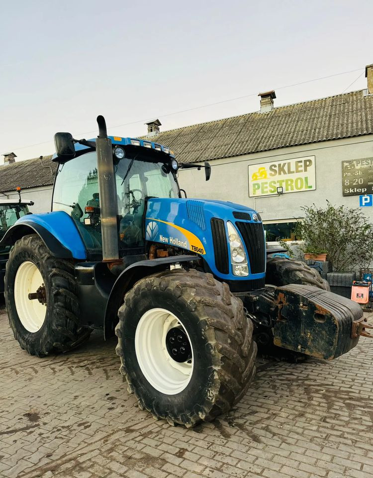 New Holland T8040 - Traktor: slika 2 New Holland T8040 - Traktor: slika 2