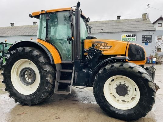 Renault ARES 826 RZ - Traktor: slika 2 Renault ARES 826 RZ - Traktor: slika 2