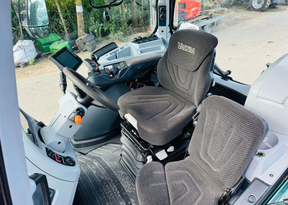 Traktor Valtra T214 Versu: slika 13