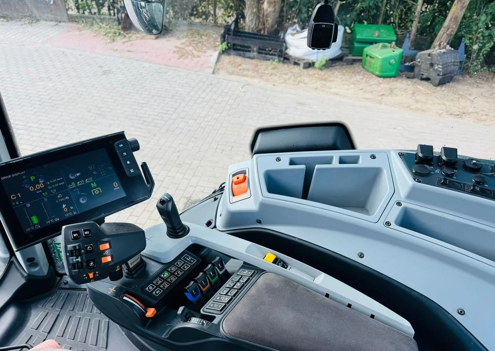 Traktor Valtra T214 Versu: slika 17