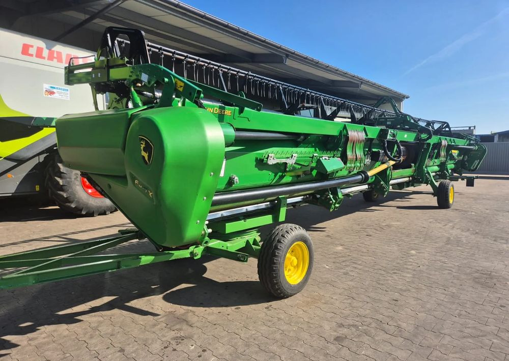 John Deere 640 EX PF635 - Prednji deo kombajna: slika 1 John Deere 640 EX PF635 - Prednji deo kombajna: slika 1
