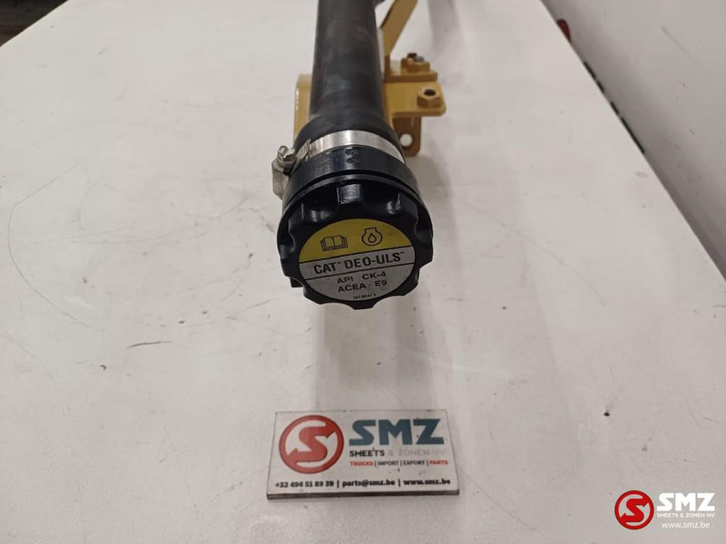 Caterpillar Hose + cap engine oil filler + plates Caterpillar - Motor i delovi za Oprema za rukovanje materijalima: slika 4 Caterpillar Hose + cap engine oil filler + plates Caterpillar - Motor i delovi za Oprema za rukovanje materijalima: slika 4