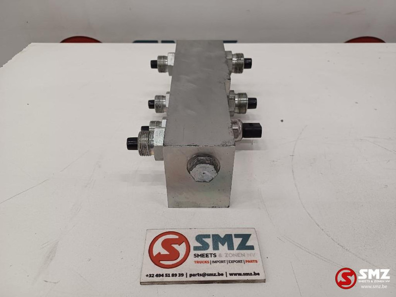 Caterpillar Hydraulic block Caterpillar - Hidraulika za Kamion: slika 4 Caterpillar Hydraulic block Caterpillar - Hidraulika za Kamion: slika 4