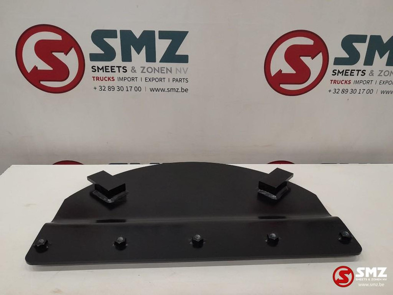 Caterpillar Swivel guard steel plate Caterpillar - Ram/ Šasija za Oprema za rukovanje materijalima: slika 4 Caterpillar Swivel guard steel plate Caterpillar - Ram/ Šasija za Oprema za rukovanje materijalima: slika 4