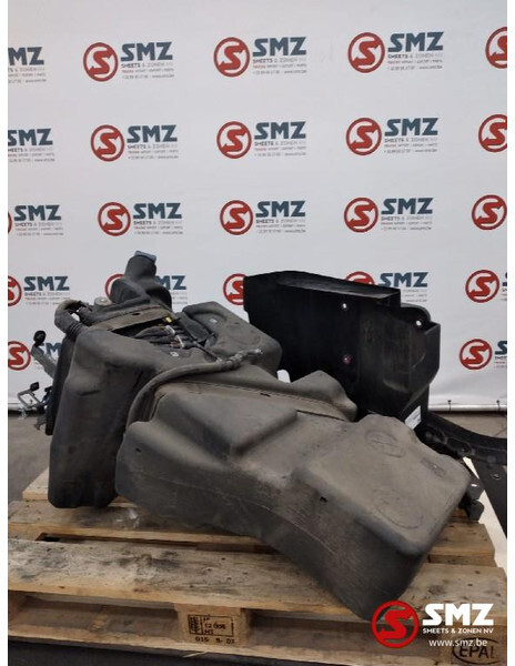 DAF Occ AdBlue tank 90L DAF XF106 - Obrada goriva/ Dostava goriva za Kamion: slika 2 DAF Occ AdBlue tank 90L DAF XF106 - Obrada goriva/ Dostava goriva za Kamion: slika 2