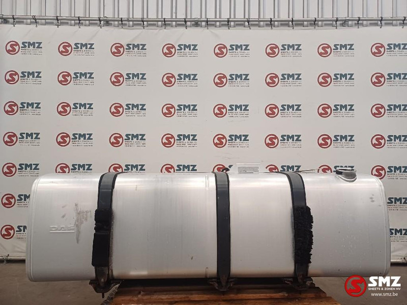 DAF Occ brandstoftank met steunen 750L DAF - Rezervoar za gorivo za Kamion: slika 1 DAF Occ brandstoftank met steunen 750L DAF - Rezervoar za gorivo za Kamion: slika 1