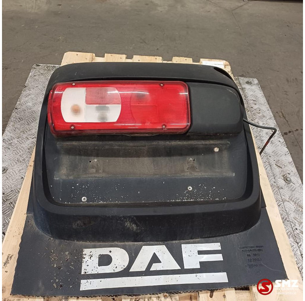 DAF Occ spatbord achteraan links DAF - Karoserija i eksterijer za Kamion: slika 1 DAF Occ spatbord achteraan links DAF - Karoserija i eksterijer za Kamion: slika 1