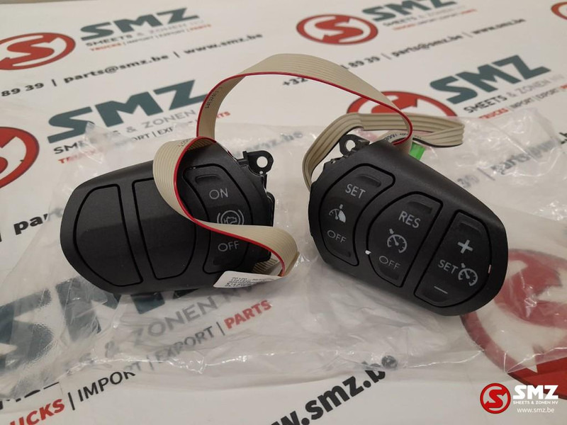 DAF Set van 2 stuurwielschakelaars DAF - Električni sistem za Kamion: slika 3 DAF Set van 2 stuurwielschakelaars DAF - Električni sistem za Kamion: slika 3