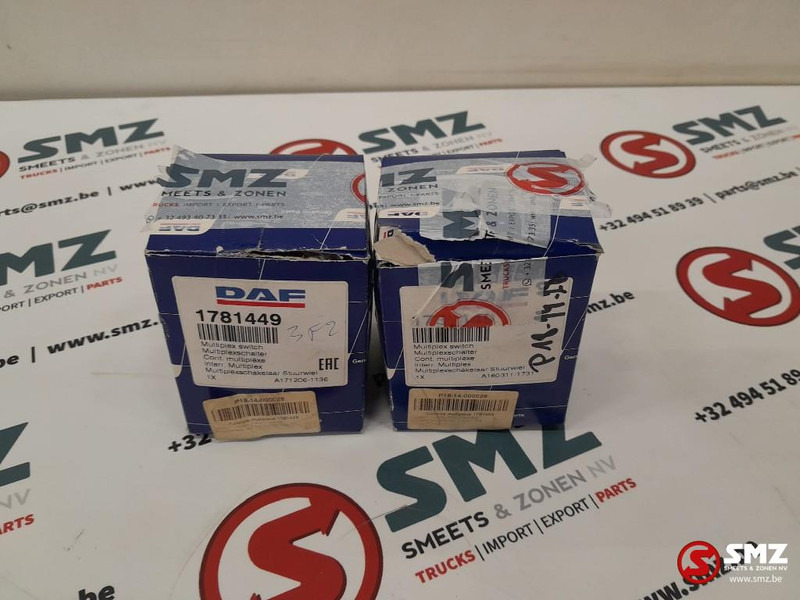 DAF Set van 2 stuurwielschakelaars DAF - Električni sistem za Kamion: slika 4 DAF Set van 2 stuurwielschakelaars DAF - Električni sistem za Kamion: slika 4