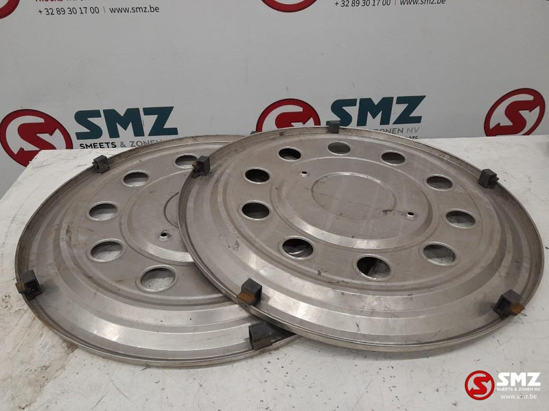 Diversen Occ Wielschalen voor - en achteras set 22.5" - Felna za Kamion: slika 2 Diversen Occ Wielschalen voor - en achteras set 22.5" - Felna za Kamion: slika 2