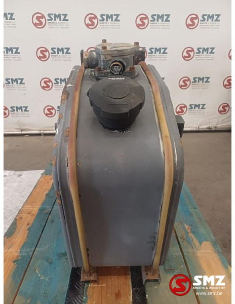 Diversen Occ hydraulische tank 100L - Hidraulični rezervoar za Kamion: slika 3 Diversen Occ hydraulische tank 100L - Hidraulični rezervoar za Kamion: slika 3