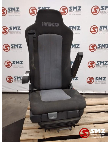Iveco Occ bijrijdersstoel Iveco - Kabina i enterijer za Kamion: slika 1 Iveco Occ bijrijdersstoel Iveco - Kabina i enterijer za Kamion: slika 1