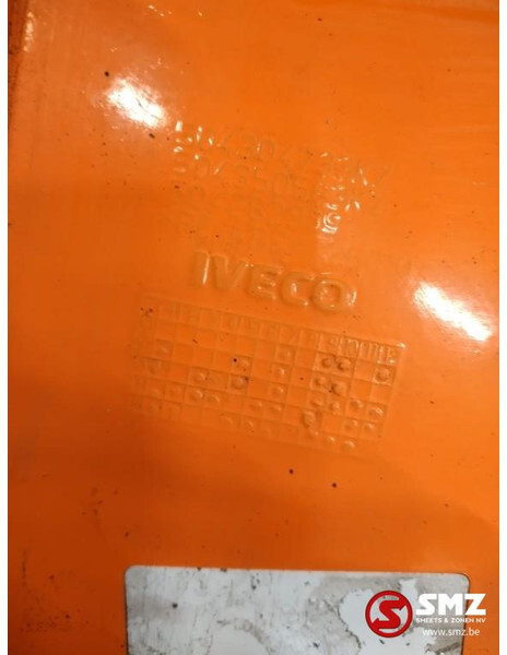 Iveco Occ cabinespoiler rechts Iveco - Aerodinamika/ Spojler za Kamion: slika 3 Iveco Occ cabinespoiler rechts Iveco - Aerodinamika/ Spojler za Kamion: slika 3