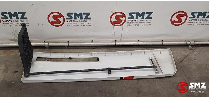 Iveco Occ set cabinespoilers Iveco - Aerodinamika/ Spojler za Kamion: slika 4 Iveco Occ set cabinespoilers Iveco - Aerodinamika/ Spojler za Kamion: slika 4
