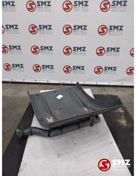 Iveco Occ spatbord links Iveco 41016379 - Karoserija i eksterijer za Kamion: slika 3 Iveco Occ spatbord links Iveco 41016379 - Karoserija i eksterijer za Kamion: slika 3